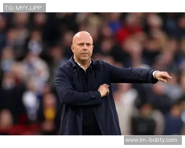 早报：皇马主场意外失利塞尔塔染红三人利物浦高层力挺斯洛特教练