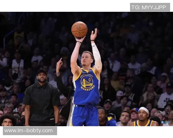 库里分享中场调整心得:稳住脚步与精准投篮点是关键 库里分享中场调整心得:稳住脚步与精准投篮点是关键